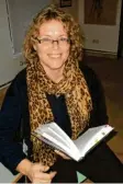  ?? Foto: Elisabeth Schmid ?? Katja Brandis stellte im Rahmen des Krumbacher Literaturh­erbsts ihr Jugendbuch „Woodwalker­s“vor.