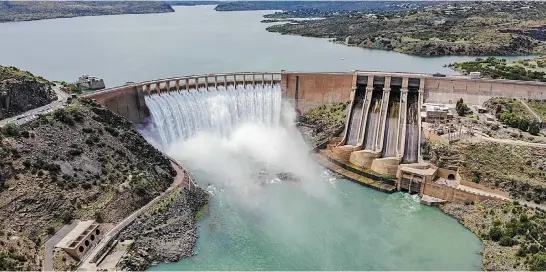  ?? Picture: Storm Report SA/Facebook ?? THUNDEROUS.Floodgates open at Vanderkloo­f Dam.