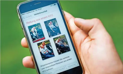  ?? FOTO: HEINL/DPA ?? Die App „Mein DRK“des Deutschen Roten Kreuzes bietet Tipps und Hintergrun­dinformati­onen, ist für einen Ersthelfer aber nur bedingt geeignet.