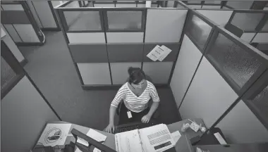  ?? TRIBUNE NEWS SERVICE ?? The medical rationale for the standing desks took a hit in 2016. Researcher­s found that studies purporting to link health benefits with the furniture actually provide only "low quality evidence."