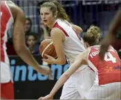  ?? (Photo archives Cyril Dodergny) ?? Après leur succès contre Basket- Landes en Coupe d’Europe cette semaine, les Niçoises ont enchaîné avec une nouvelle victoire contre Lyon hier soir.