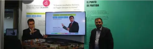  ??  ?? Antonio Valls, director general de SystemShop Consulting en el Espacio Punto de Venta “Ideas para mejorar tu ferretería” donde este experto conocedor del sector impartía un amplio programa de charlas-demostraci­ones sobre el mismo.