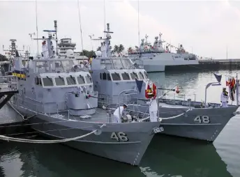  ?? — Bernama photo ?? Photo shows the fully-refurbishe­d KD Sri Sabah and KD Sri Sarawak (right) at the Tanjung Gelang Naval Base in Kuantan.