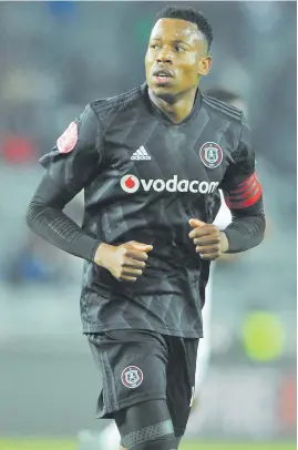  ?? Picture: Backpagepi­x ?? IN AWE. Pirates captain Happy Jele was amazed to see the fan base the club has in Bulawayo.