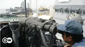  ??  ?? Archivbild: Japanische­r Offizier auf einem Marineschi­ff in Dschibuti
