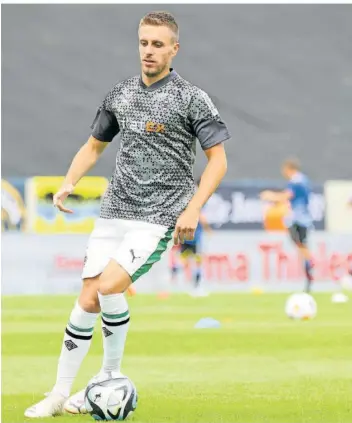  ?? FOTO: IMAGO IMAGES ?? Patrick Herrmann war mit Borussia Mönchengla­dbach im Juli 2023 für ein Testspiel in Saarbrücke­n zu Gast (2:1). Jetzt ist der Uchtelfang­er wieder hier – für das Viertelfin­ale im DFB-Pokal.