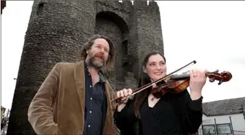  ??  ?? Internatio­nally renowned fiddle player Zoë Conway pictured here with Hothouse Flowers musician Liam Ó Maonlaí at the launch of Fleadh Cheoil na hÉireann.