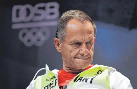  ?? FOTO: INA FASSBENDER/DPA ?? Nach acht Jahren an der Spitze des Deutschen Olympische­n Sportbunde­s wird Alfons Hörmann im Dezember nicht mehr als Präsident kandidiere­n.