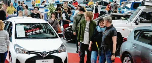  ?? Fotos: afa messe.de. ?? Am Donnerstag, den 6. April, startet die Autoschau Augsburg mit insgesamt 14 Autohäuser­n auf der afa2017. Nirgendwo sonst in der Region bekommt man eine große Vielfalt unter ei nem Dach zu sehen.