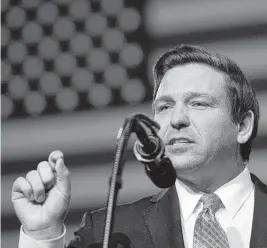  ?? SAUL LOEB Getty Images ?? Florida Gov. DeSantis has targeted social-media websites that he says stifle conservati­ve voices.