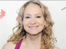  ?? ETHAN MILLER/GETTY IMAGES ?? Joan Osborne knew she was on the right track when her singing made Bob Dylan smile.