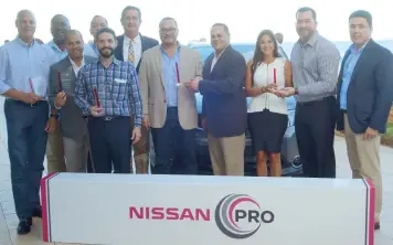  ??  ?? Nissan aprovechó la ocasión para reconocer a aquellos concesiona­rios que se destacaron por su mejor desempeño en varios aspectos del negocio.