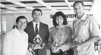  ??  ?? Ricardo Delgado, Agustín Zaragoza, Maritere Ramírez y Joaquín, a 20 años de la medalla