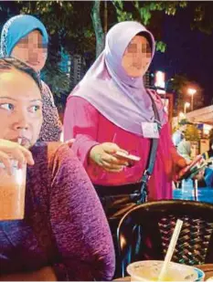  ??  ?? FOTO tular wanita (kanan) yang didakwa menyamar OKU cacat penglihata­n untuk kutip derma.