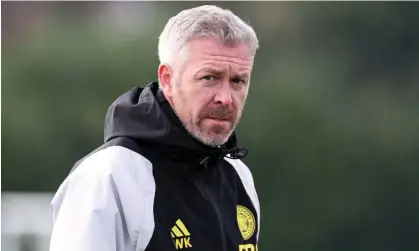  ?? ?? Leicester’s manager Willie Kirk at a training session this week. Photograph: Plumb Images/Leicester City FC/Getty Images