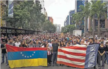  ??  ?? Complicaci­ones. Las milicias armadas podrían salirse de control al atacar a los opositores venezolano­s.