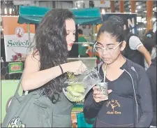  ??  ?? La gente logró conocer más acerca de la cultura del tereré y la yerba en la exposición.