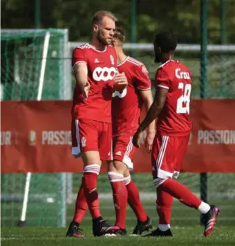  ?? FOTO BELGA ?? Klauss hielp Standard met twee goals aan een 3-0-voorsprong tegen Rennes, maar dat volstond niet voor de winst.