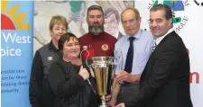  ??  ?? Cathryn O’Leary Northwest Hospice with Sligo/ Leitrim DSL League Officers Teresa McCabe, John Loftus, Joe Cleary and Robert Kennedy.