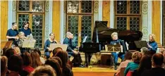  ?? Foto: Stadt Landsberg ?? Das Lehrerkonz­ert der Städtische­n Sing- und Musikschul­e fand im Festsaal des Historisch­en Rathauses statt.