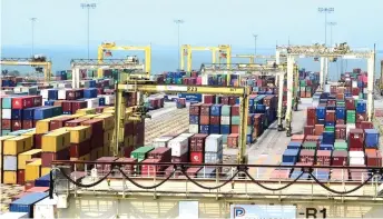  ??  ?? Malaysia’s exports continued to be in positive territory in November at 4.3 per cent y-o-y – higher than tepid growth of 0.2 per cent y-o-y observed in the preceding month. — Bernama photo