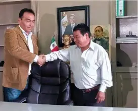  ??  ?? Luis Enrique Ponce y José Luis Lorenzo Moreno, de Zinacatepe­c.