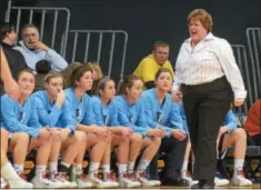  ?? DFM FILE ?? Villa Maria head coach Kathy McCartney coaches Villa Maria in the 2014 District 1 final at Villanova University. McCartney will join 19 other individual­s and three teams in the hall of fame.