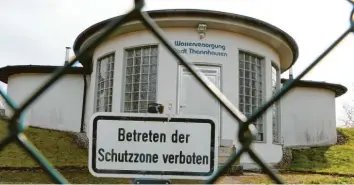  ?? Foto: Christian Gall ?? Für Unbefugte ist der Hochbehält­er am Alpenblick in Thannhause­n nicht zugänglich. In den Kammern, in denen Wasser gespeicher­t wird, muss sehr auf Hygiene geachtet werden.