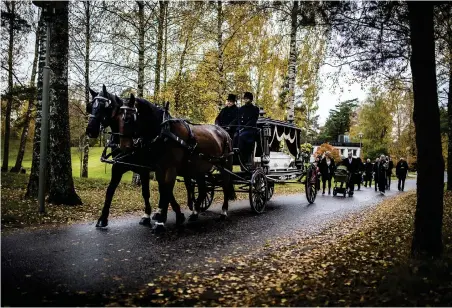  ?? Bild: Andreas Olsson ?? Ett trettiotal anhöriga samlades för att minnas Benny Carlsson – en man med mycket driv.