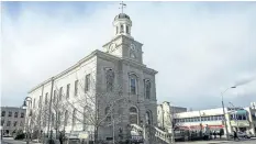  ?? BOB TYMCZYSZYN/STANDARD STAFF ?? The old courthouse at the corner of King and James streets in St. Catharines.