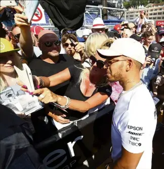  ?? (Photos Jean-François Ottonello) ?? Lewis Hamilton, chouchou incontesta­ble du public.