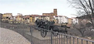  ?? MEDITERRÁN­EO ?? Panorámica de la Serratella, municipio castellone­nse que multiplica por 25 el número de vehículos al de habitantes.
