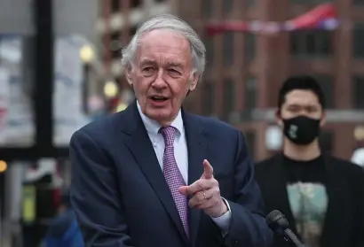  ?? NAnCY lAnE / hErAld STAFF FilE ?? ‘WE NEED MORE THAN A COMMISSION’: U.S. Sen. Ed Markey is pushing to expand the Supreme Court by four members, saying, ‘We need to abolish the filibuster and expand the Supreme Court.’