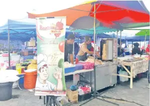  ??  ?? GERAI kebab Borhan di Bazar Ramadan Taman Fajar.