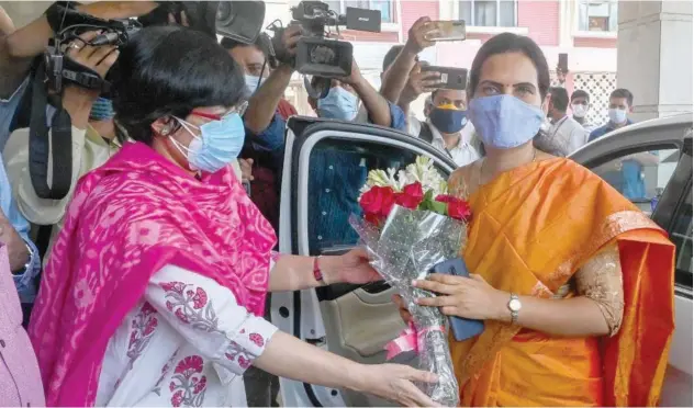  ?? Agence France-presse ?? ↑
Ministry of Health and Family Welfare minister Bharati Pravin Pawar arrives to take charge in New Delhi on Thursday.