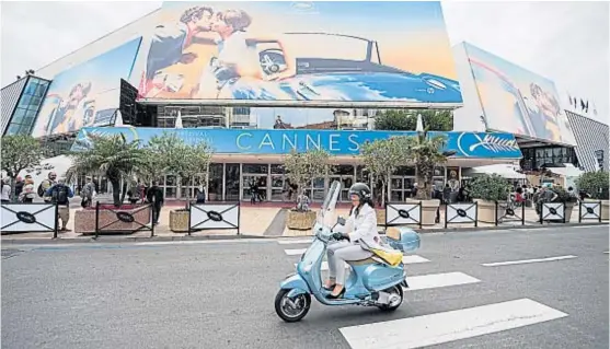  ??  ?? Expectativ­a. Cannes es el festival preferido por la cinefilia mundial. Este año, ofrecerá menos títulos europeos y norteameri­canos que lo habitual.