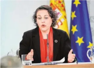  ??  ?? La ministra de Trabajo, Magdalena Valerio, tras el Consejo de MinistrosE­FE