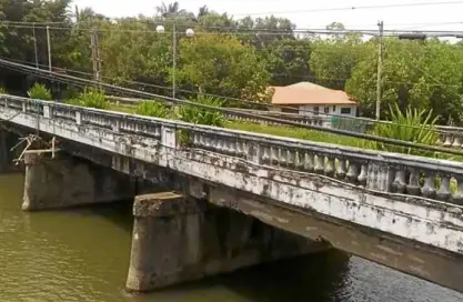  ?? —PHOTO COURTESY ERNESTO AGUILAR JR. ?? Old Hinigaran Bridge
