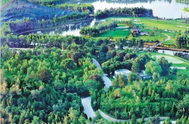  ?? PROVIDED TO CHINA DAILY ?? Taiyuan forest park has become a popular venue where local people can enjoy leisure time and do physical exercises.