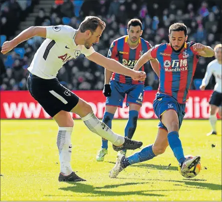  ?? Picture: GETTY IMAGES ?? A TRUE MARKSMAN: Harry Kane of Tottenham Hotspur fires off a shot during a league match against Crystal Palace in a style that epitomises his goalscorti­ng abilities