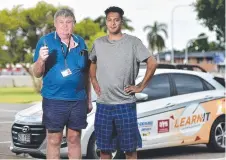  ?? Picture: MATT TAYLOR ?? Learnit volunteer instructor Ken Mooney with driving student Tyrone Simpkins.