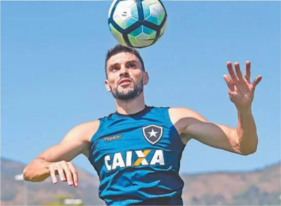  ?? VITOR SILVA/SSPRESS/BOTAFOGO ?? O atacante Rodrigo Pimpão tem chance de voltar ao time titular hoje: o técnico Jair Ventura tem dúvidas em pelo menos três posições