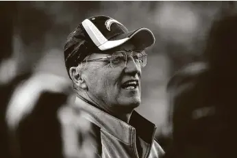  ?? Stephen Dunn / Getty Images ?? Marty Schottenhe­imer, who coached the Browns, Chiefs, Redskins and Chargers to 200 victories in 21 seasons, passed away Monday at the age of 77.