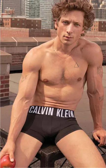  ?? ?? Causing a frenzy: A well-honed Jeremy Allen White in Calvin Klein’s ad campaign this month