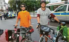  ??  ?? Joachim Schleicher (links) und Markus Schlegel kamen bis aus Frankfurt zur Rad‰ sternfahrt.