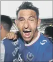  ?? Picture: Joe Pepler ?? GLORY Gary Roberts helped Pompey to the League Two title in 2016-17