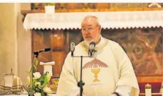  ?? FOTO: HEIKO LEHMANN ?? Pastor Peter Sens während des Festgottes­dienstes.