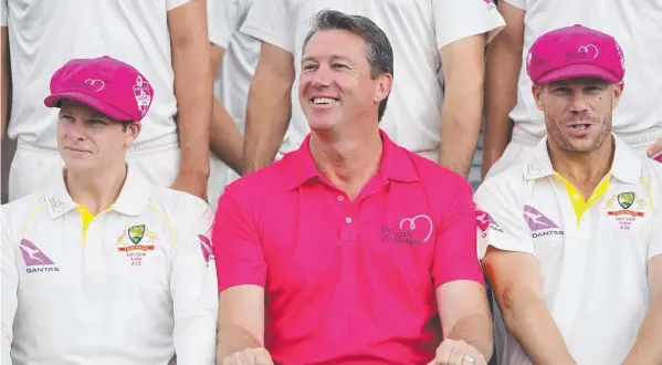  ?? Picture: PHIL HILLYARD ?? IN THE PINK: Steve Smith, Glenn McGrath and David Warner show their support for breast cancer research and the 10th Pink Test.