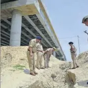  ?? SAKIB ALI/ HT ?? The spot where the 27yearold robber jumped to his death while trying to flee from the police on Thursday.