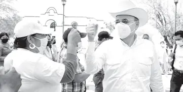  ??  ?? • Alfonso Durazo, candidato a la gubernatur­a por la alianza ‘Juntos haremos historia en Sonora’.